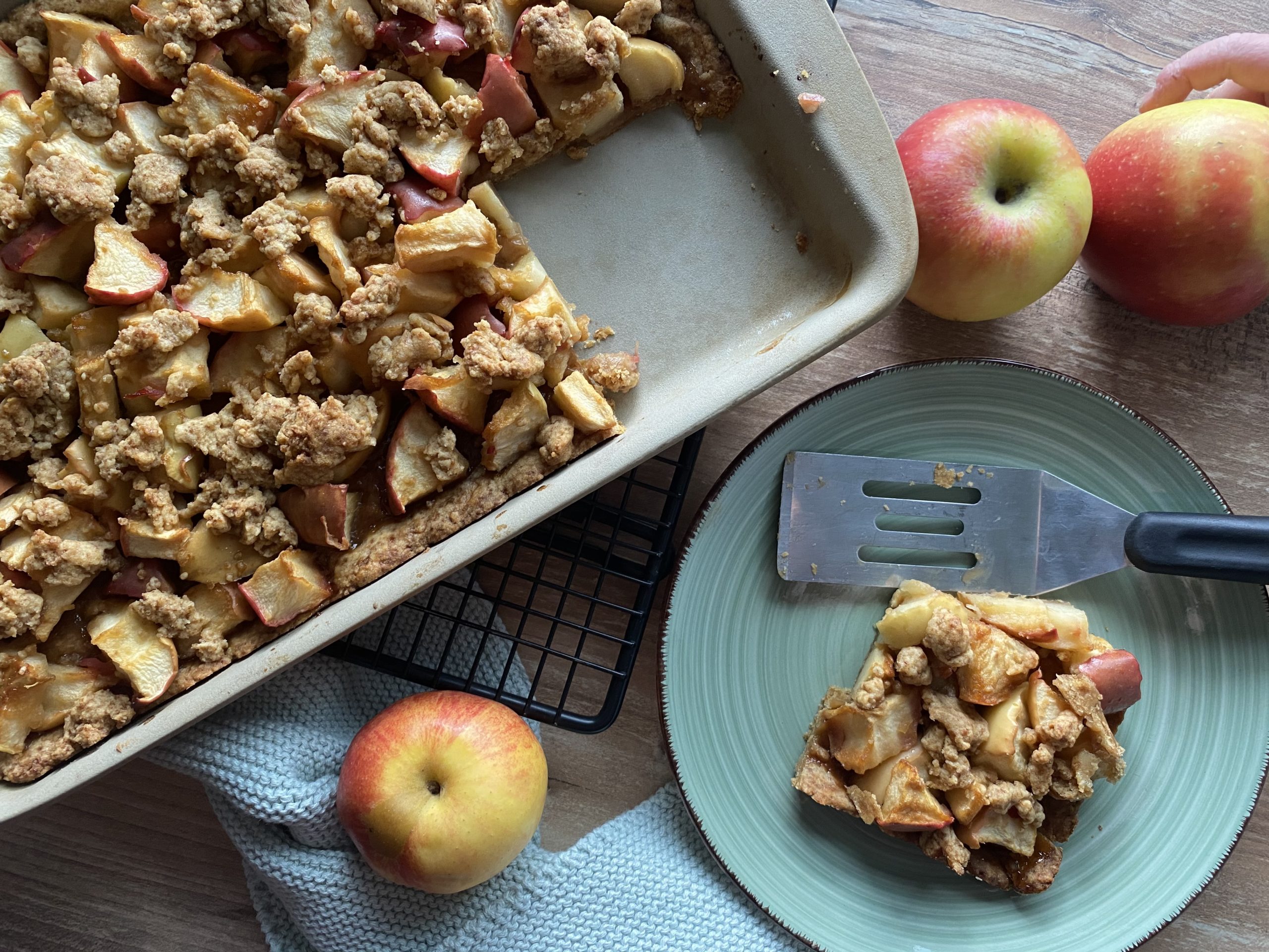 Einfacher Apfelstreuselkuchen - Kleine Schwesternküche